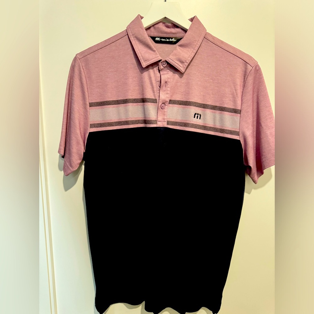 Like new Travis Mathew men’s golf shirt in perfect condition. Size medium